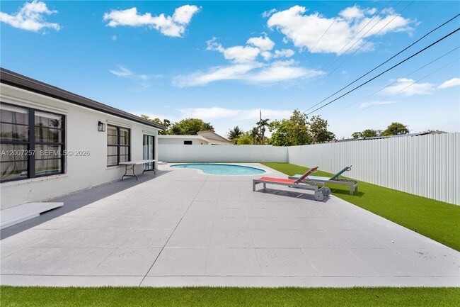 Photo - 7051 Tyler St