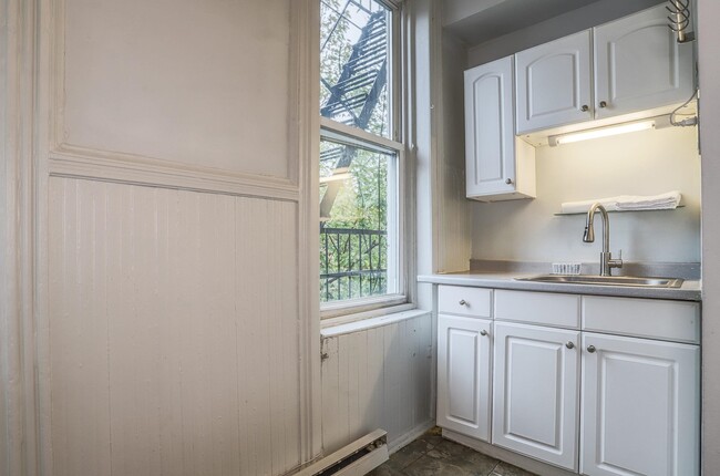 Photo - 320 Jefferson St Unidad 3L / 8