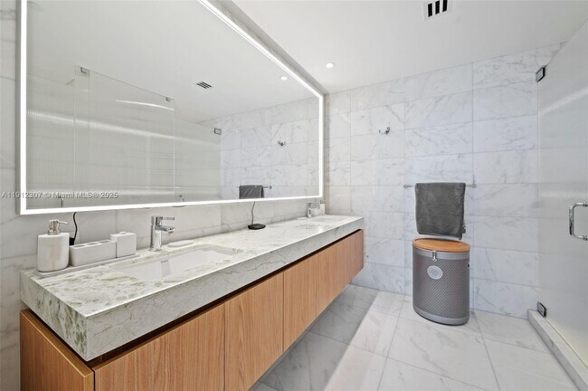 Photo - 500 Alton Rd Unidad 4104