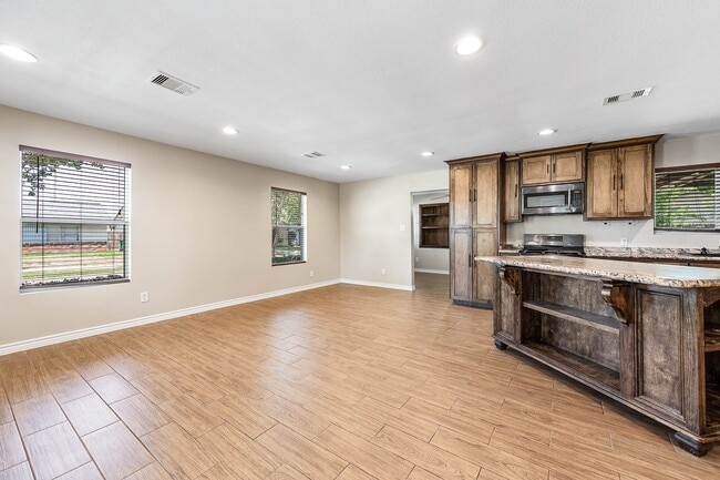 Photo - 1603 Patrick St