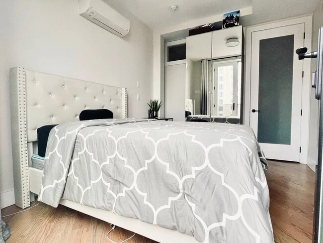 Furnished room/NOT APARTMENT