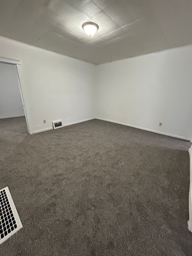 Photo - 3 Bedroom 2 Bathroom Apartment Near Gundersen Unidad 816