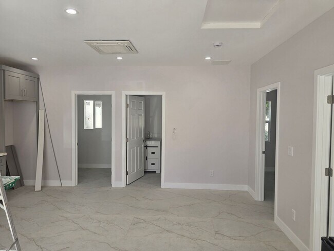 Photo - 133TH - HAWTHORN Unit A