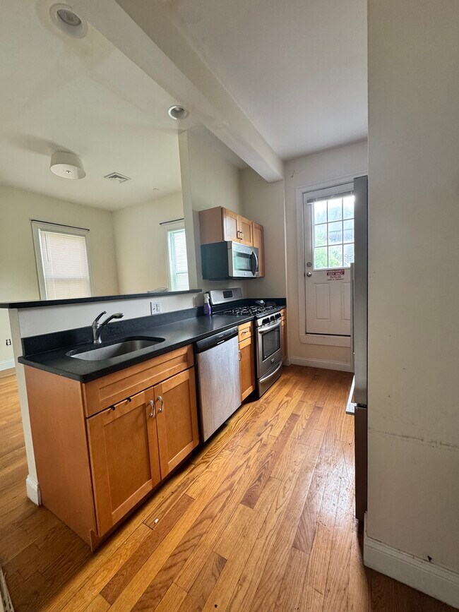 536 Cambridge St Unit 3
