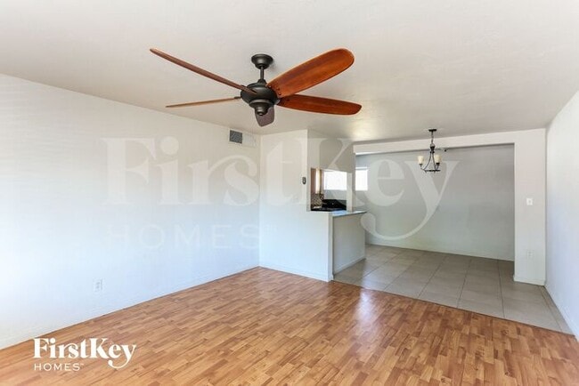 Photo - 5737 N 35th Ave