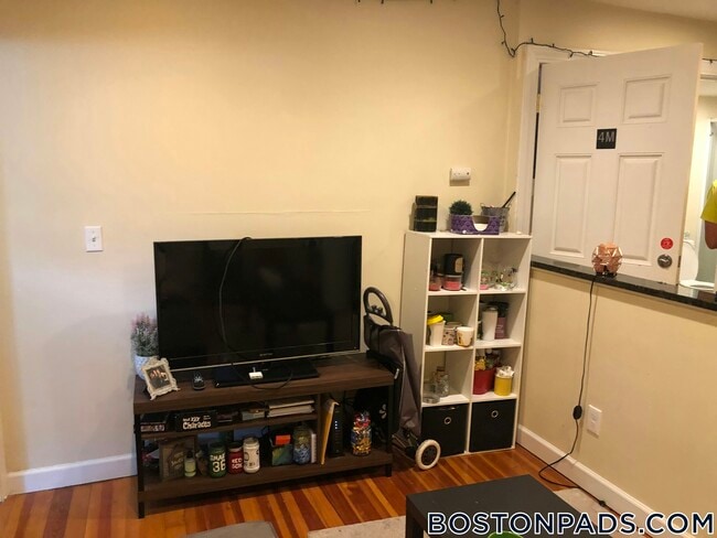 Photo - 1450 Commonwealth Ave Unidad B