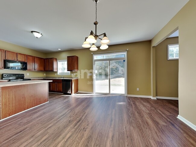 Photo - 104 Pearson Place