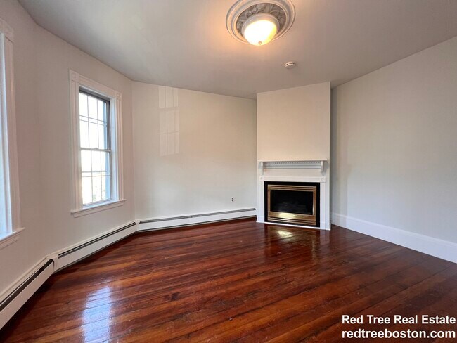 401 E 7th St Unit 3