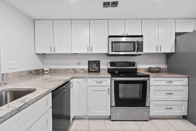 Photo - 3069 NW 28th Cir