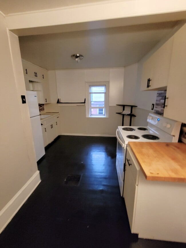 210 N Fremont St Unit 2