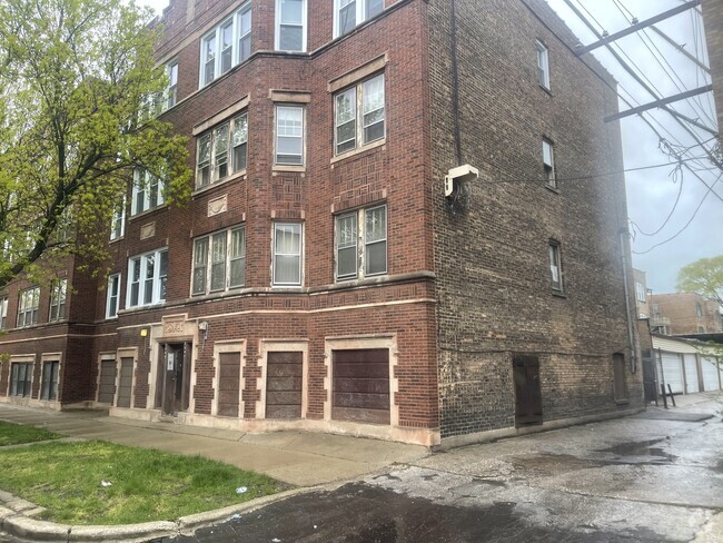 Building Photo - 2542 E 78th St Unit 2E Rental