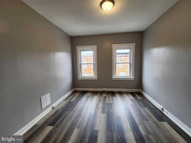 Photo - 809 N Curley St