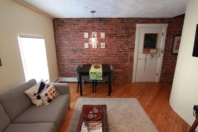 Photo - 34-36-36 Bigelow St Unit 3