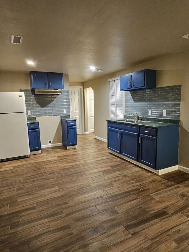 Photo - 1371 Xanadu St