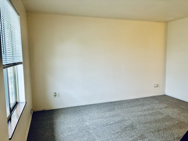 Photo - 552 136th Ave