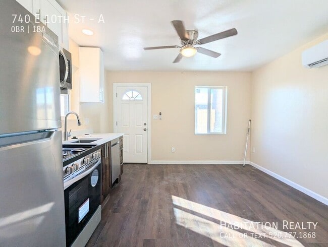 Photo - 740 E 10th St