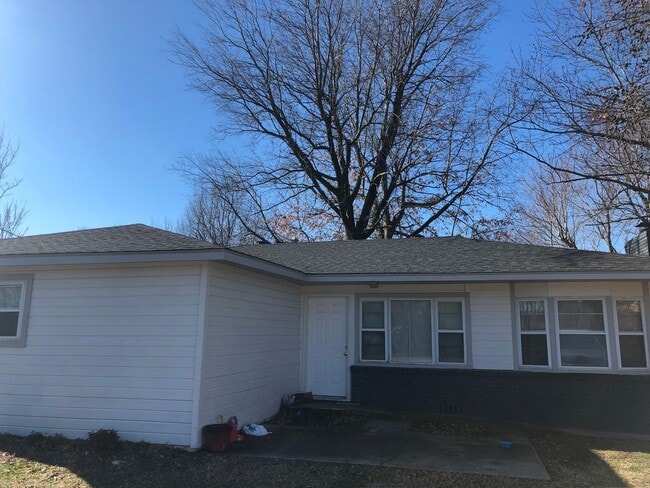 Building Photo - 3 bedroom 2 bath HOME in Farmington / FARM...