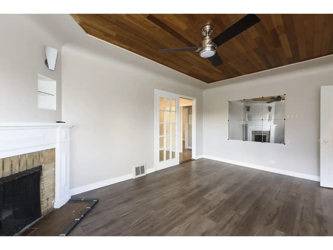4525 Knight St Unit 2 Bedroom Upper-Level House