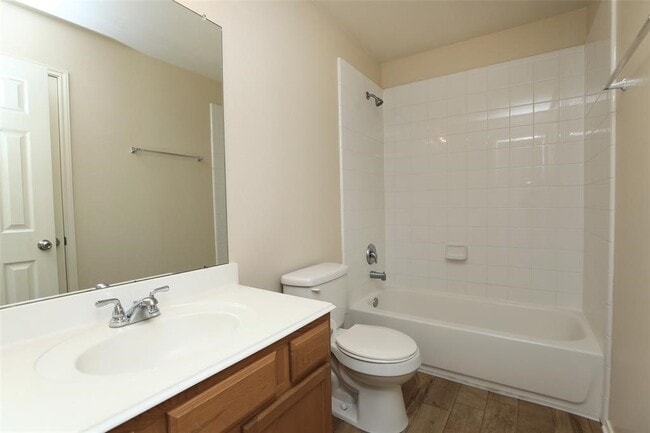 Photo - 13127 Bach Elm St