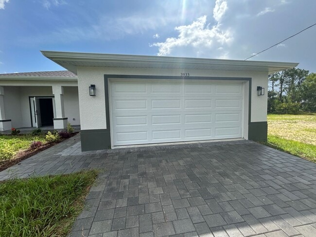 Building Photo - New construction 4/3 off Gator Circle