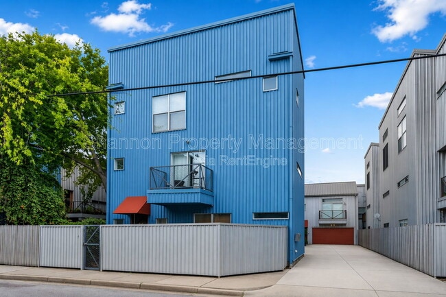 Photo - 906 Andrews St