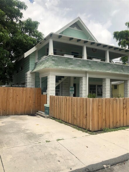 605 S J St