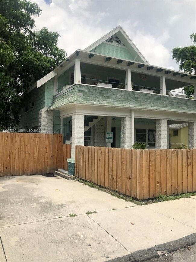 Building Photo - 605 S J St Unit 2
