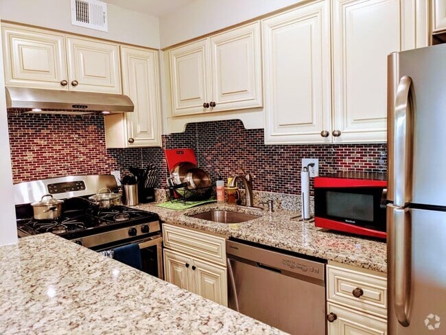Building Photo - 27 Bowdoin St Unit 5A Rental