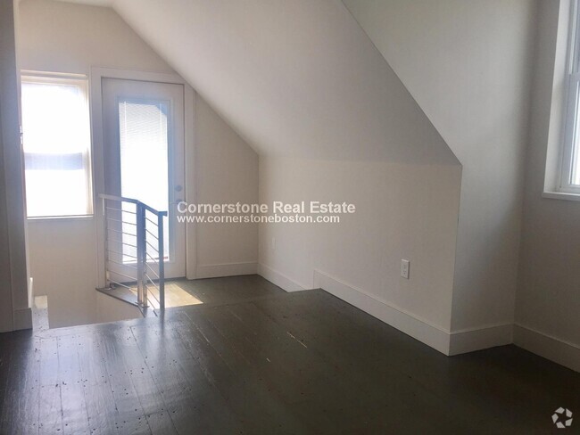 Building Photo - 24 Washburn St Unit 3 Rental