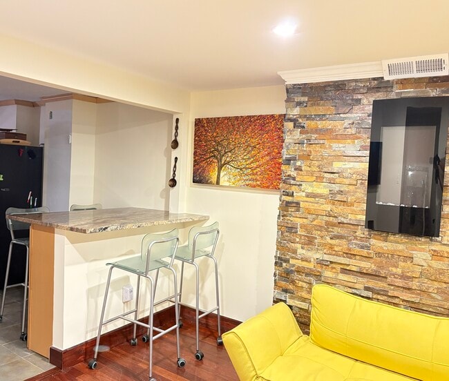 Photo - 1229 Girard St NW Unidad Lower