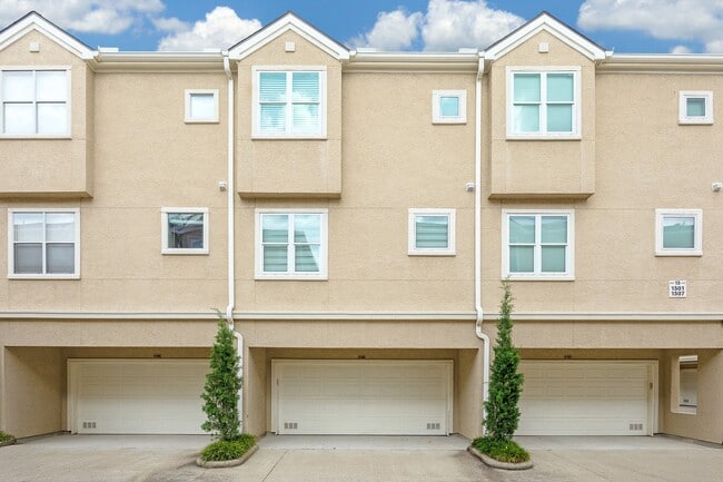 Building Photo - 12707 Boheme Dr Unit 1506
