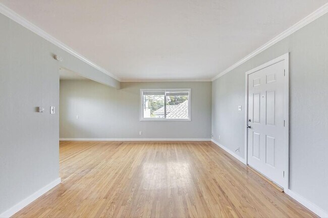 Photo - 768 Walker Ave Unidad 03