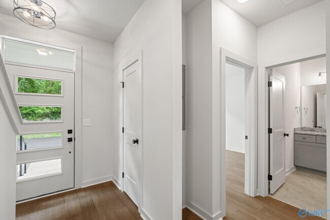 2510 Freeman Rd SW