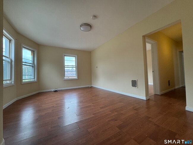 Photo - 752 Boston Ave Unit 2fl