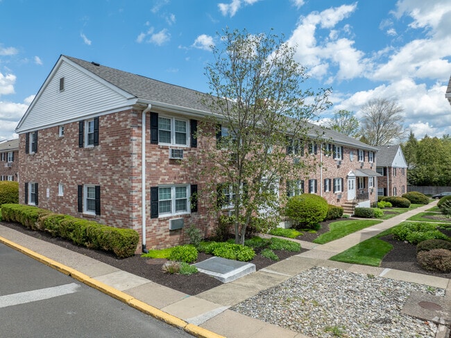403 S Main St Doylestown, PA 18901 - Valley House Condominiums