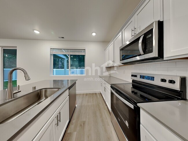 Photo - 7722 Brenden St SW