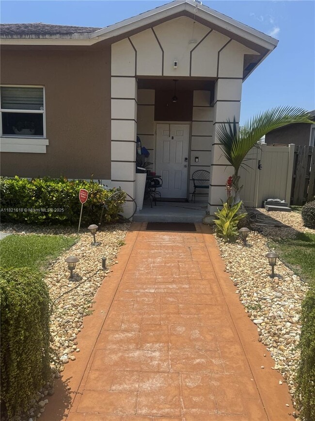 Photo - 798 NE 43rd St Casa