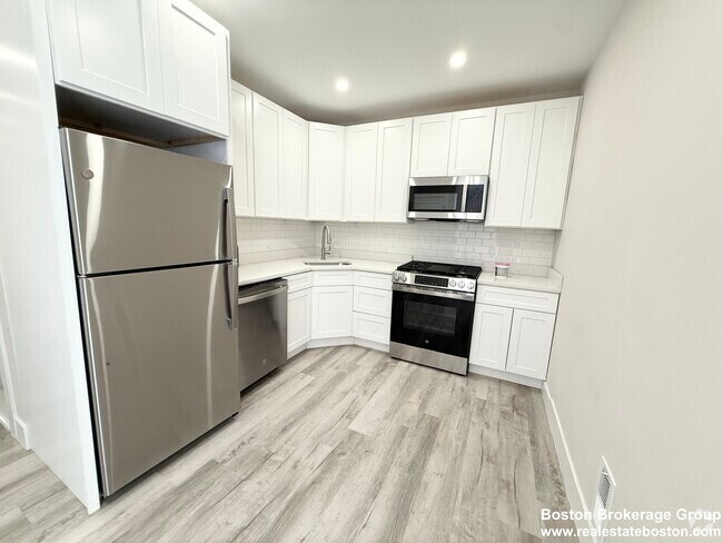 Building Photo - 12 Cawfield St Unit 1 Rental