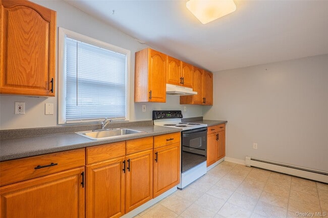 Building Photo - 498 NY-52 Unit 1