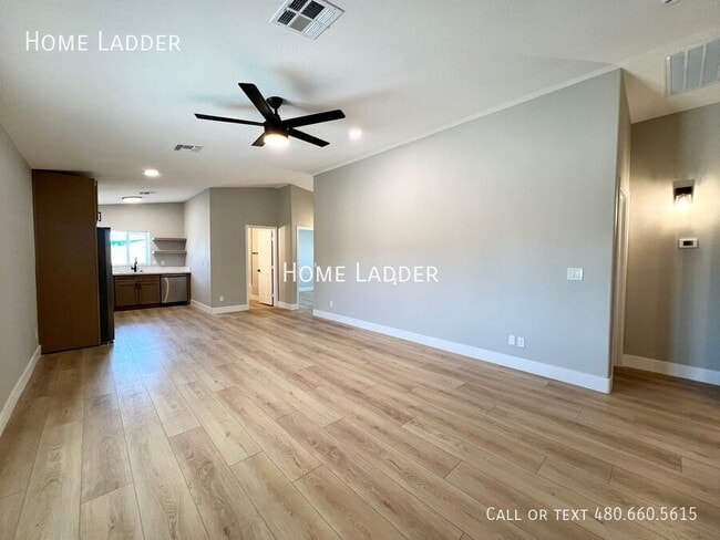 Photo - 1124 E Polk St Unit 2