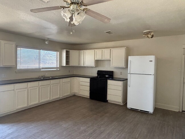 Photo - 206 S Pecos St