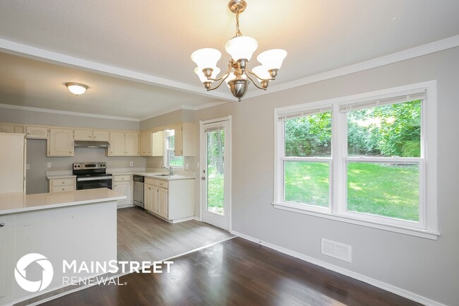 Photo - 11323 Thompson Ave