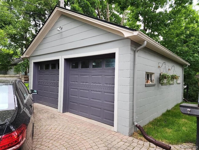 Photo - 227 West St