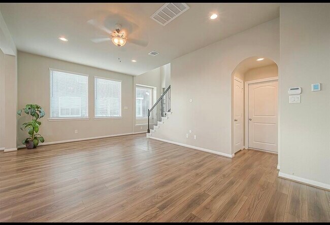 Photo - 8700 Laurel Crest Dr