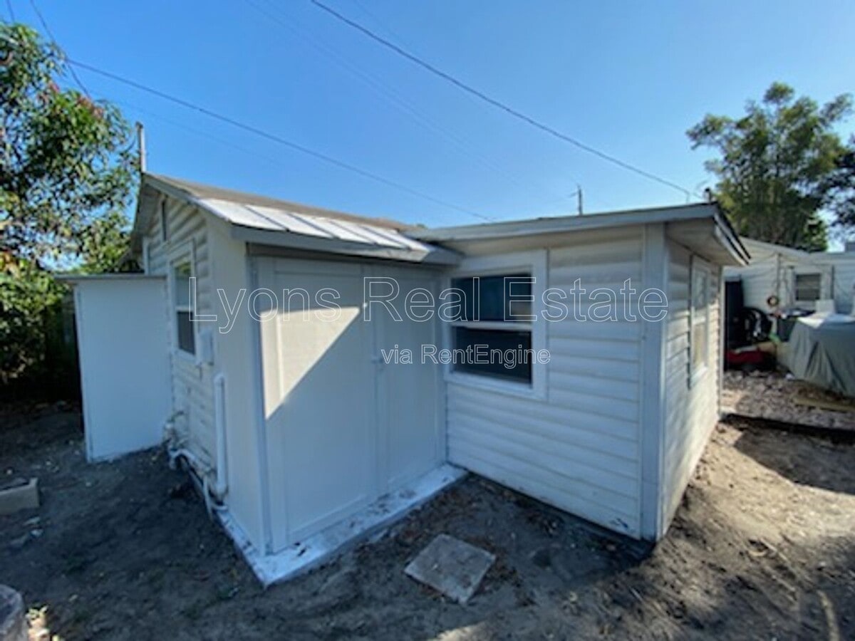 Photo - 717 Burdick Ave
