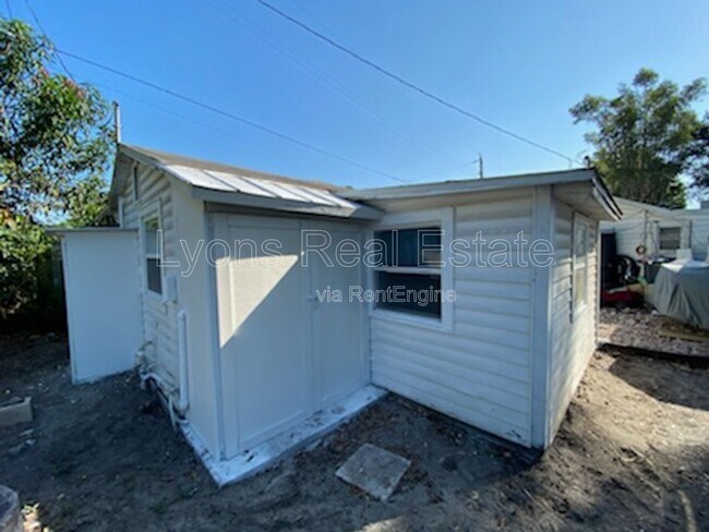 Photo - 717 Burdick Ave