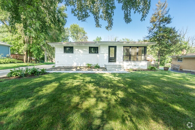 Building Photo - 1N555 Park Blvd Rental