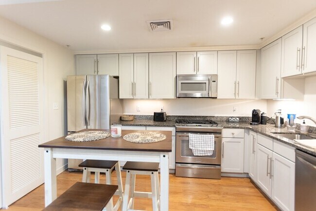 Photo - 57 N Washington St Unidad 2B