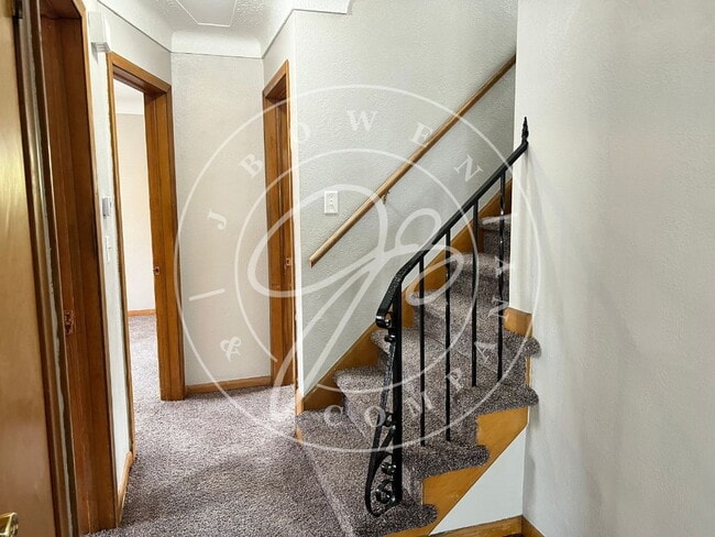 Photo - West Toledo 3-Bedroom Gem on Kingsbury Avenue - Cozy Comfort in Toledo!" Available December 10