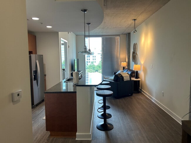 Photo - 357 W Martin Luther King Jr Blvd Unidad ID1344168P